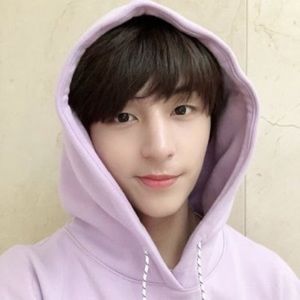 Meet your Posher, Elaina